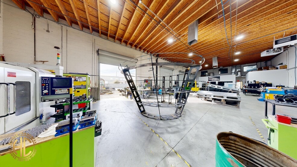 More Photos Of 295 Sunpac Ave, Henderson Warehouse For Sale