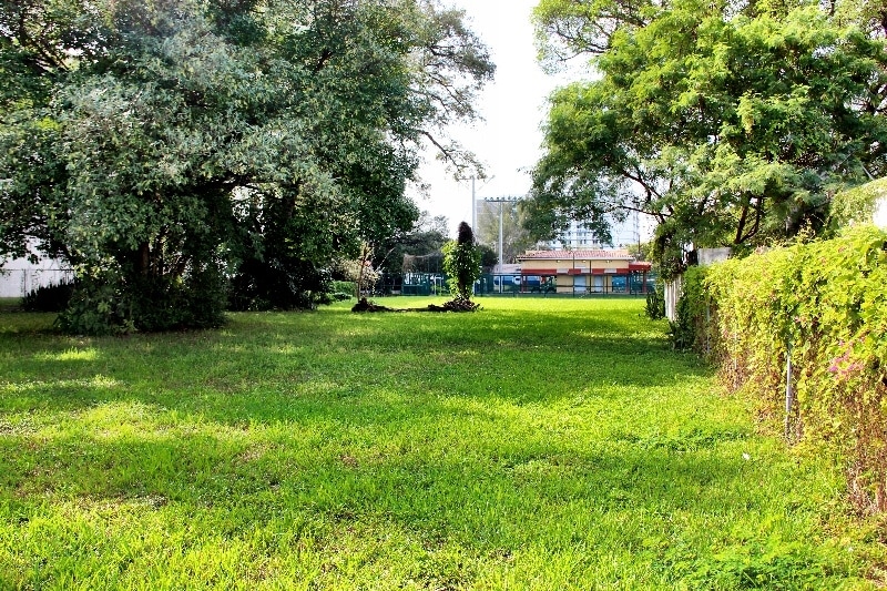 Primary Photo Of 400-436 NW 5th St, Miami Land For Lease