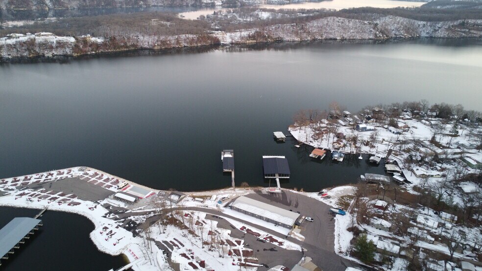 More Photos Of 27 Lighthouse Marina Rd, Sunrise Beach General Retail For Sale