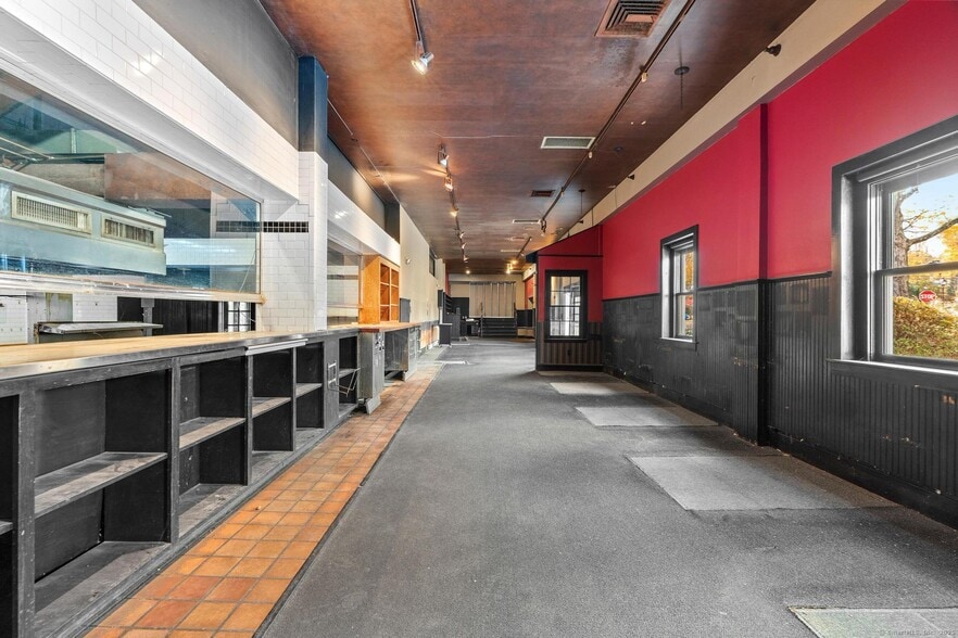 More Photos Of 24 W Main St, Avon Restaurant For Lease
