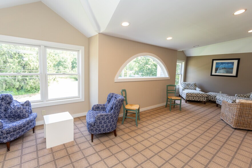 More Photos Of 1587 Boston Post Rd, Westbrook Unknown For Lease