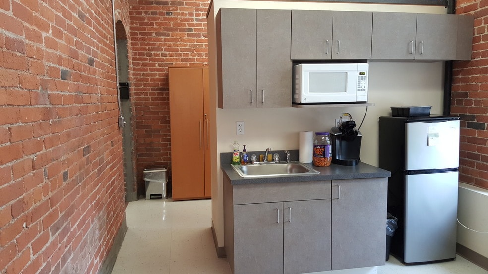 More Photos Of 25 Marston St, Lawrence Medical For Sale