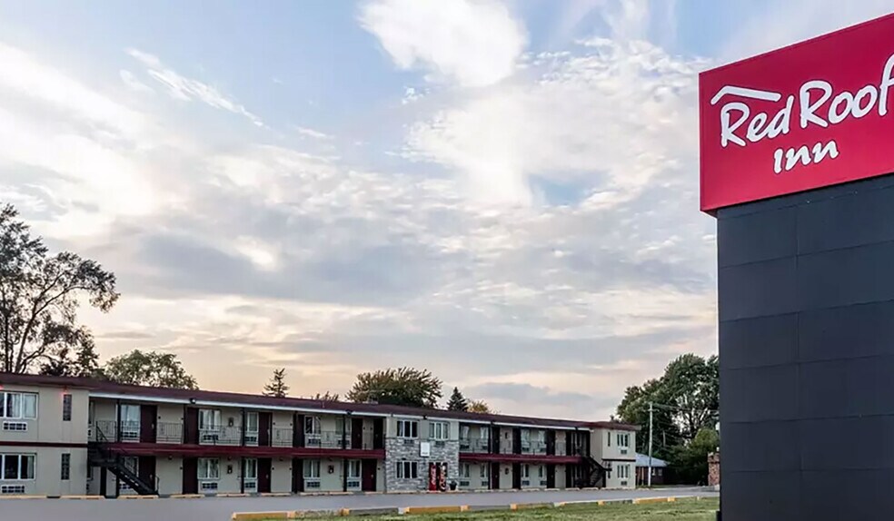 Primary Photo Of 12340 S Cicero Ave, Alsip Hotel For Sale