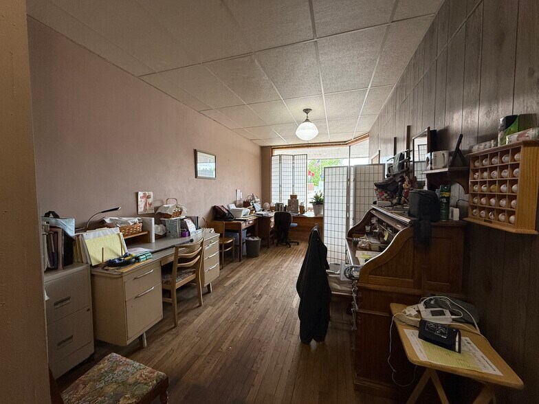 More Photos Of 218 Commercial Ave, Wallace Hotel For Sale