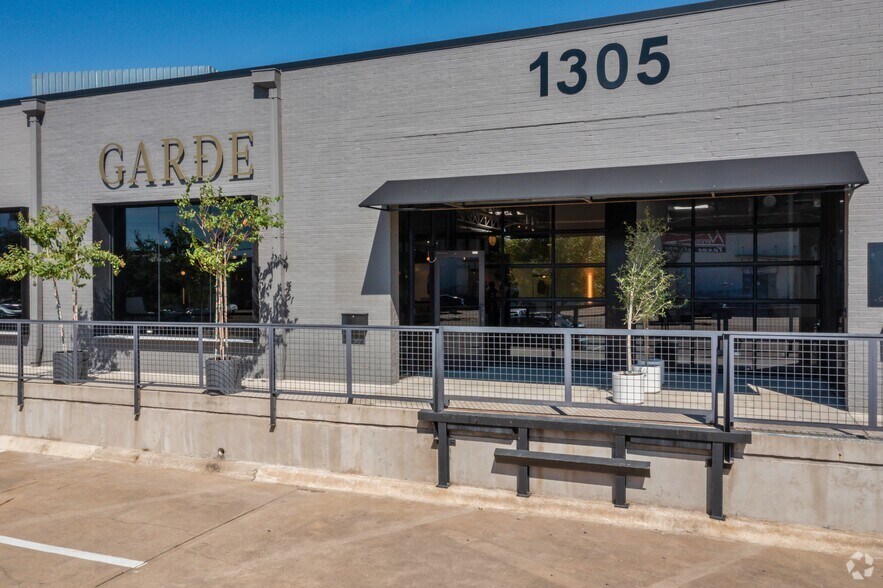 More Photos Of 1305 Wycliff Ave, Dallas Showroom For Lease