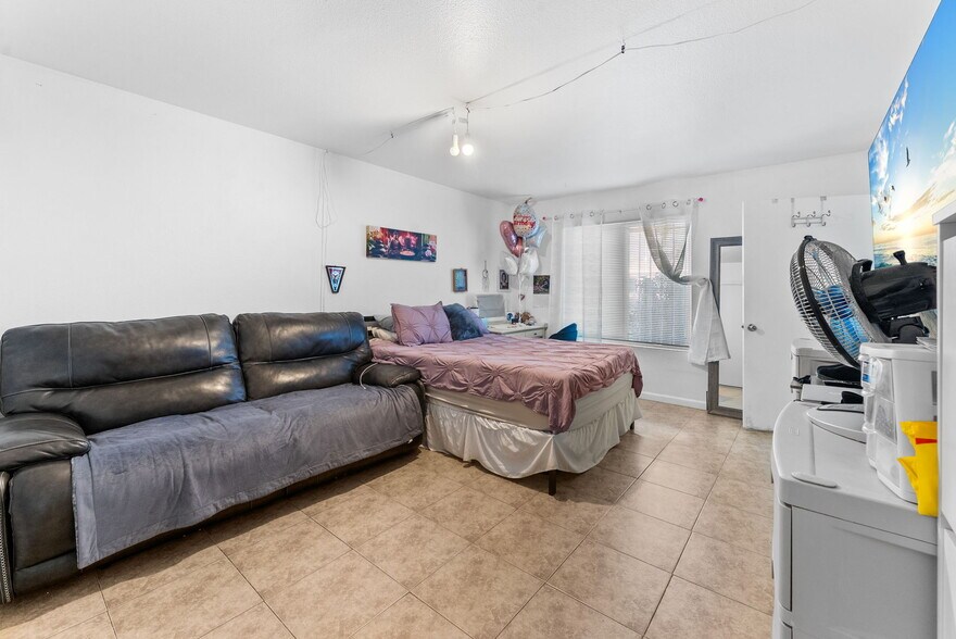 More Photos Of 441 Tremont St, Chula Vista Apartments For Sale