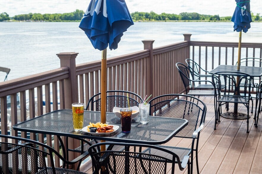 More Photos Of 406 9th St NE, Waseca Restaurant For Sale