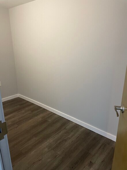 More Photos Of 2332 Cotner Ave, Los Angeles Loft Creative Space For Lease