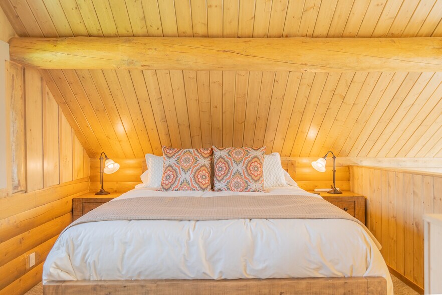 More Photos Of Quartz Lake, Delta Junction Lodge Meeting Hall For Sale