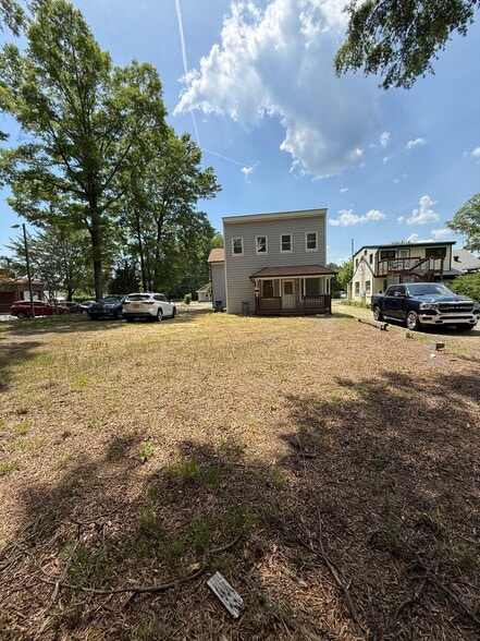More Photos Of 2810 Hillsborough Rd, Durham Office For Lease