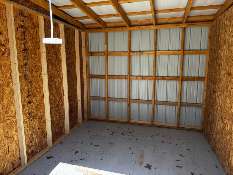 More Photos Of 2755 Highway 641 N, Paris Self Storage For Sale