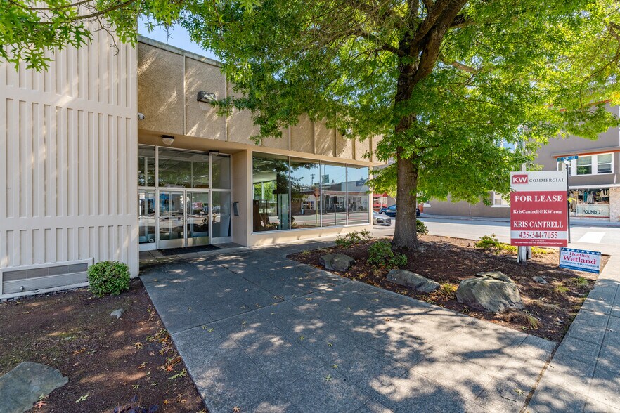 More Photos Of 501 N Olympic Ave, Arlington Bank For Lease