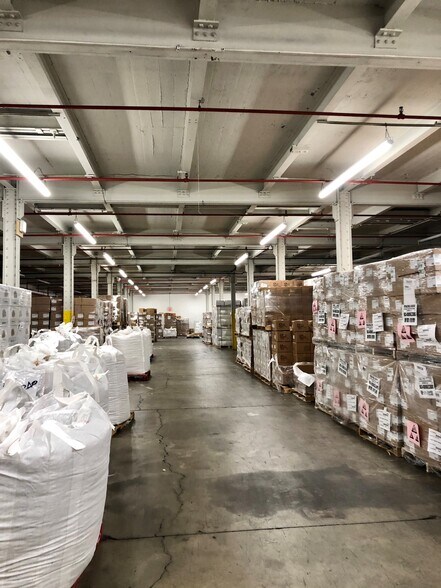 More Photos Of 52 Richboynton Rd, Dover Warehouse For Lease