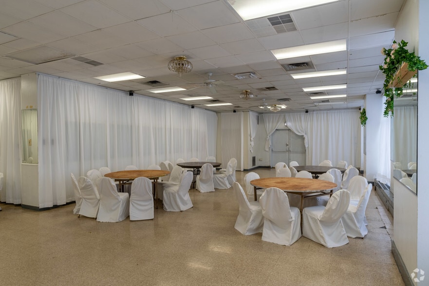 More Photos Of 1900 N Austin Ave, Chicago Manufacturing For Lease