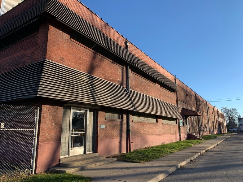 More Photos Of 202 Miley Ave, Indianapolis Manufacturing For Sale