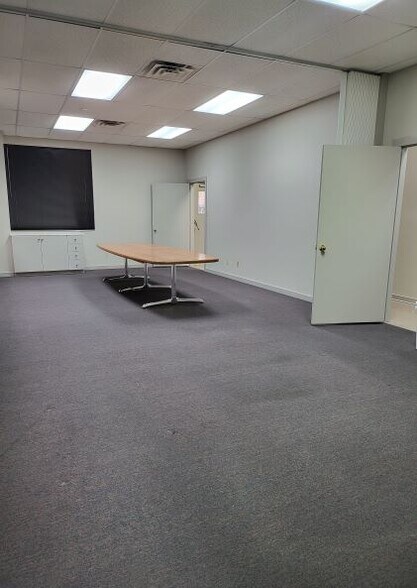 More Photos Of 1523 Colony Cir, Longview Office For Sale