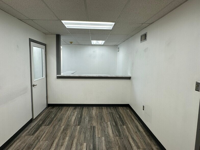 More Photos Of 2526 Monroeville Blvd, Monroeville Medical For Lease