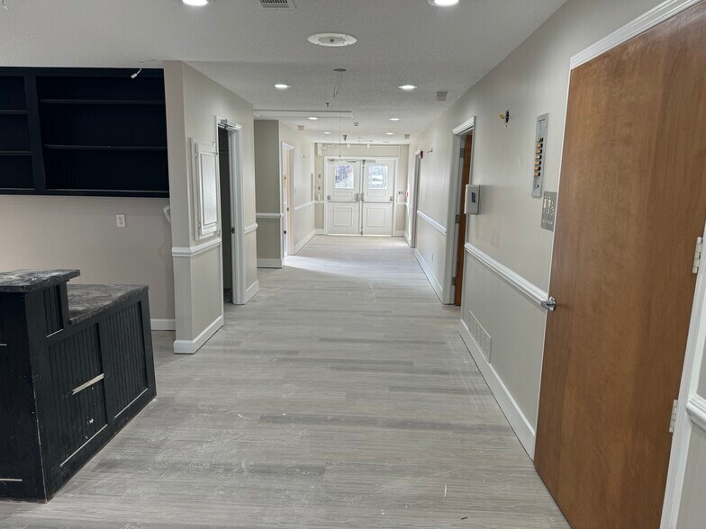 More Photos Of 5990 Love St, Austell Medical For Sale