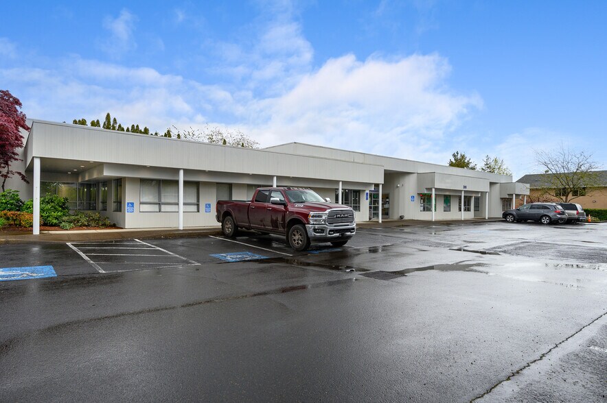 More Photos Of 308 N Villa Rd, Newberg Medical For Lease