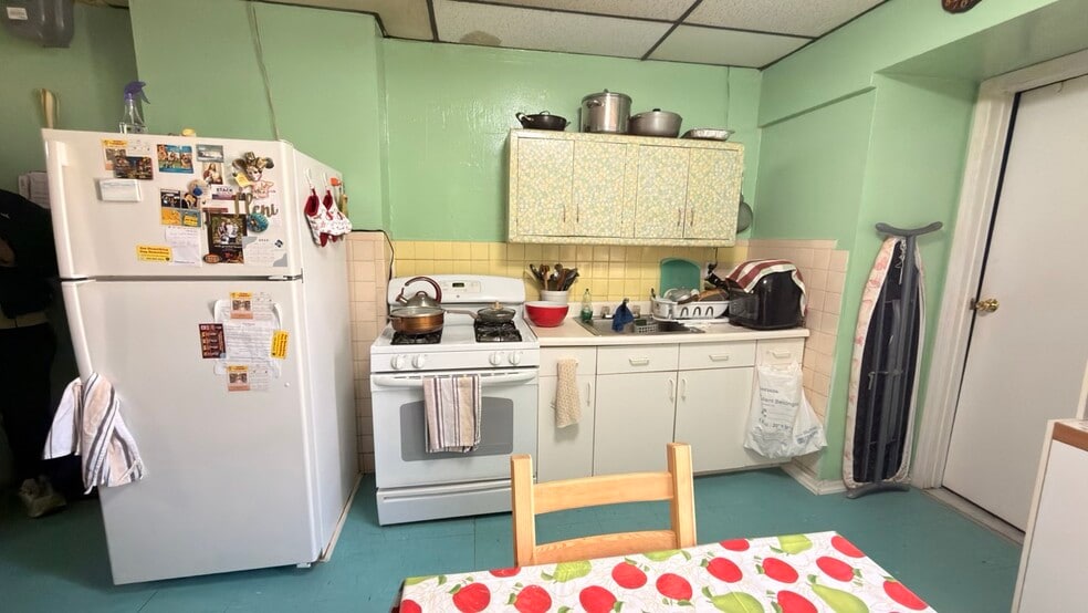 More Photos Of 208 38th St, Union City Apartments For Sale