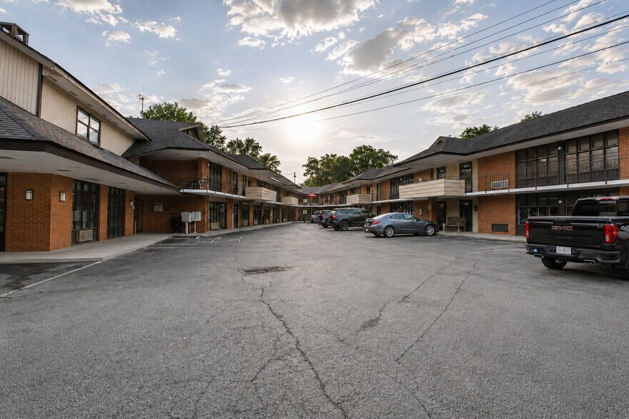 More Photos Of 400 Park Rd, Sevierville Office For Sale