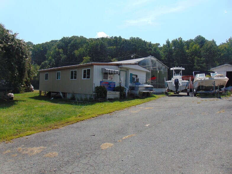 More Photos Of 121 Willow Landing Rd, Stafford Marina For Sale