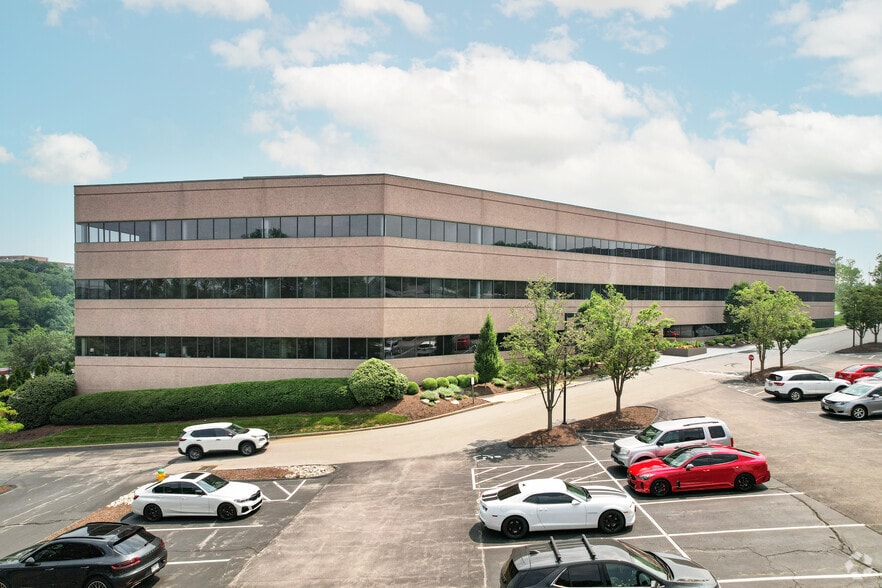 More Photos Of 424 S Woods Mill Rd, Chesterfield Unknown For Lease