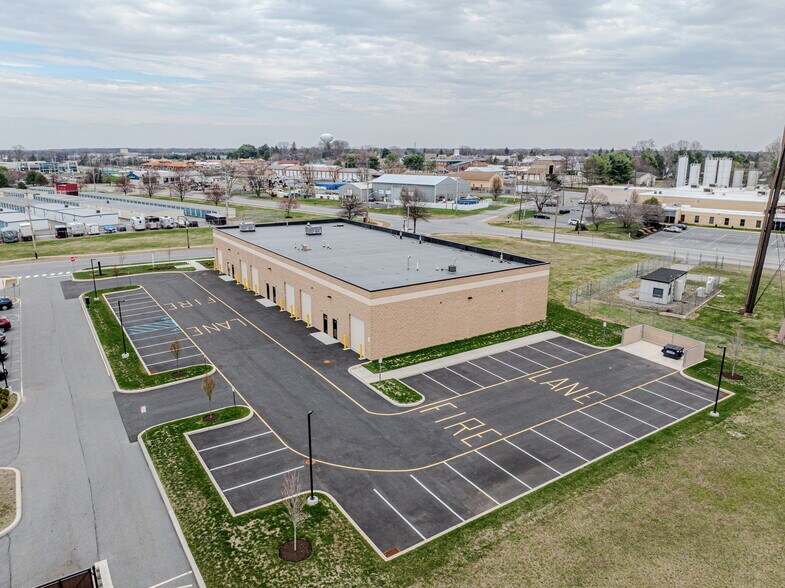 More Photos Of 410 Diamond State Blvd, Middletown Light Distribution For Lease