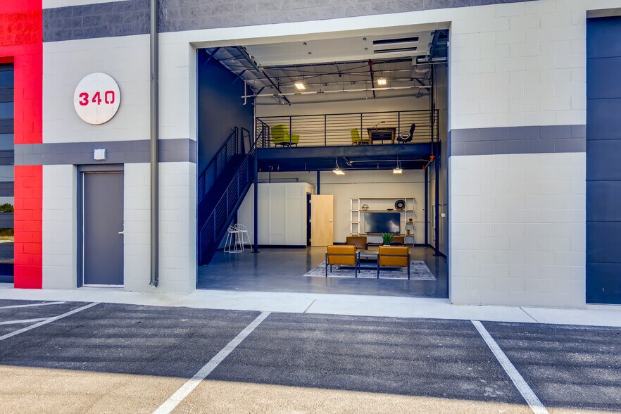 More Photos Of 2100 Double Creek Dr, Round Rock Showroom For Lease