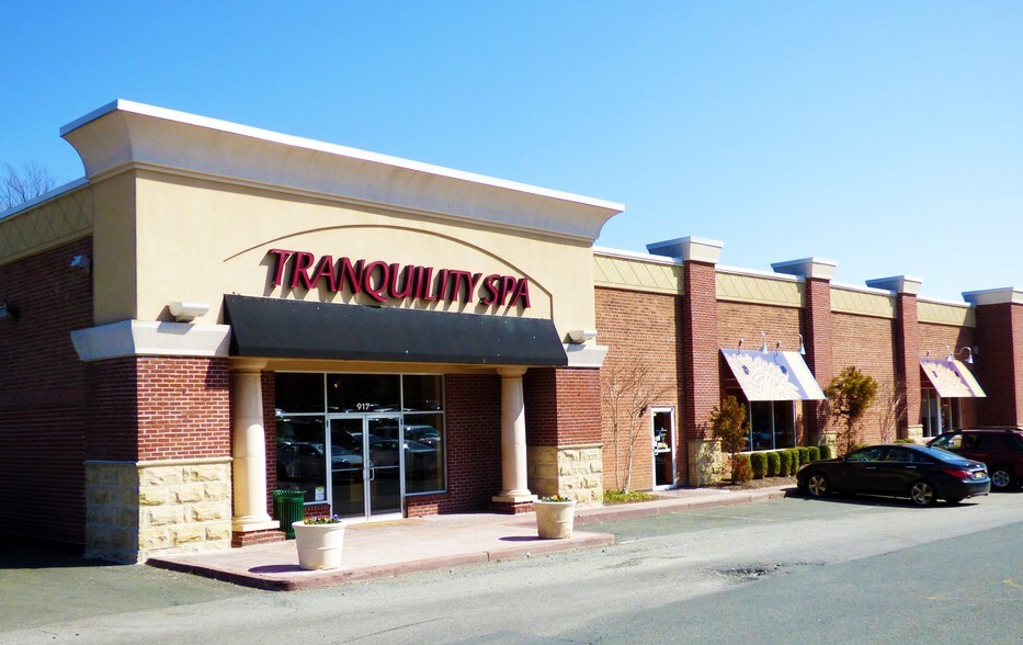 More Photos Of 919-1001 Central Park Ave, Scarsdale Freestanding For Lease