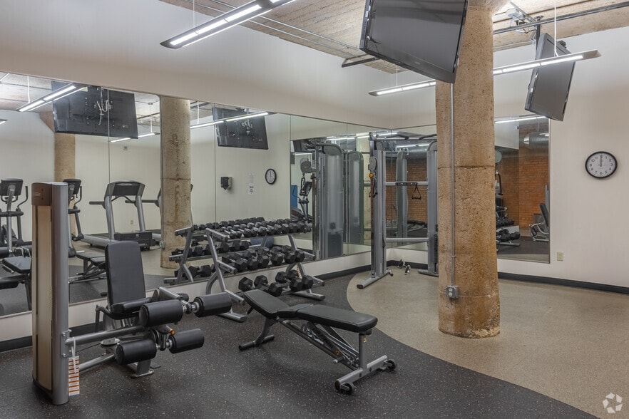More Photos Of 1701 N Market St, Dallas Loft Creative Space For Lease