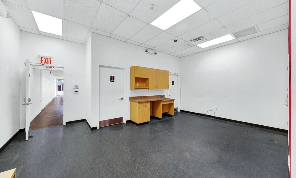 More Photos Of 610-612 Ninth Ave, New York Storefront For Lease