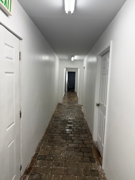 More Photos Of 9202 N Davis Hwy, Pensacola Freestanding For Sale