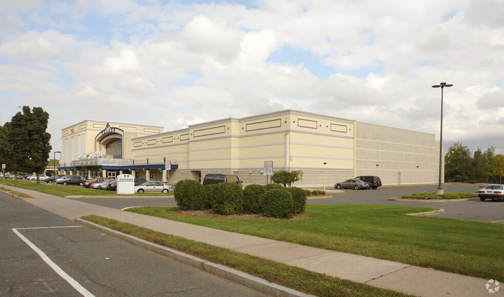 More Photos Of 330 New Park Ave, Hartford Movie Theatre For Lease