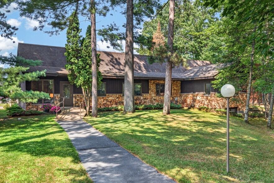 More Photos Of 9758 W Lake Ave, Minocqua Medical For Sale