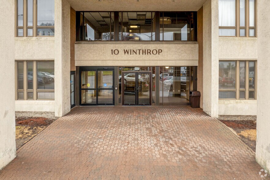 More Photos Of 10 Winthrop St, Worcester Medical For Lease
