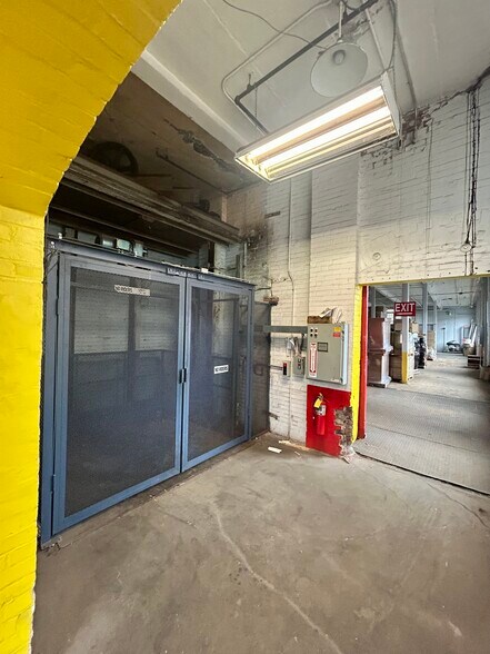 More Photos Of 620 Spring St, North Dighton Warehouse For Lease