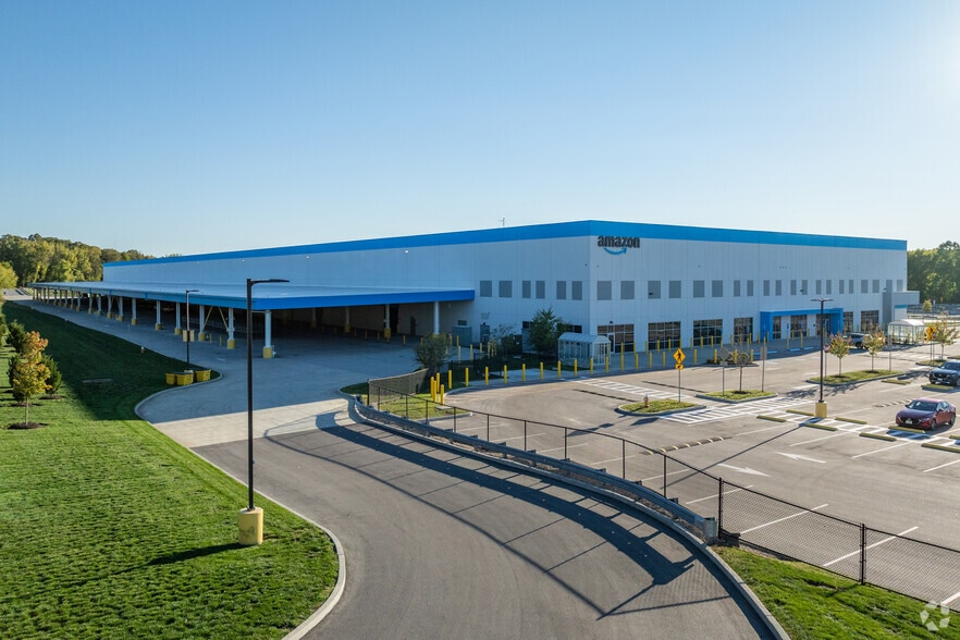 More Photos Of 137 Lathrop Rd, Plainfield Distribution For Sale