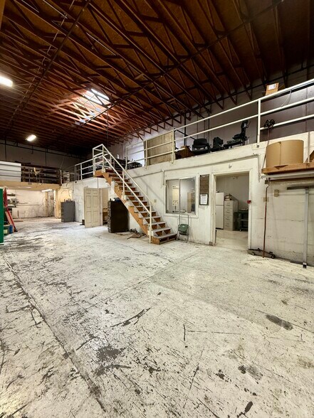 More Photos Of 110 Spring Hill Dr, Grass Valley Manufacturing For Sale