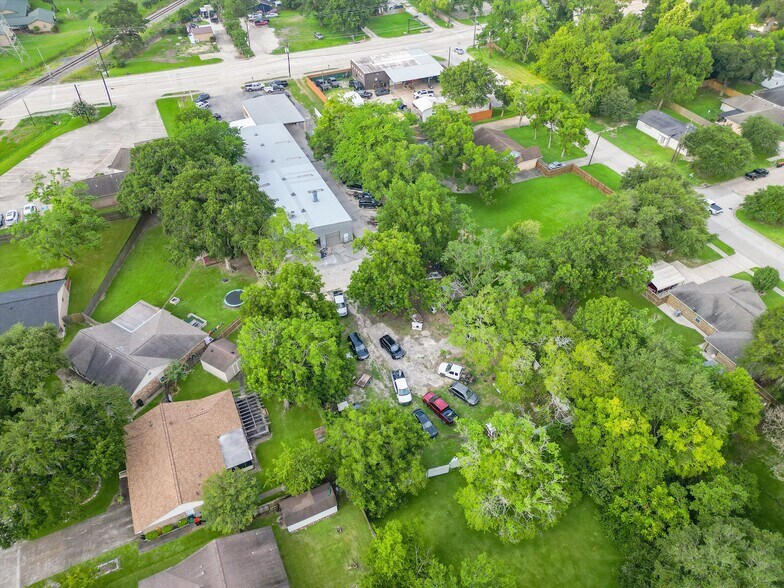 More Photos Of 1415 Massey Tompkins Rd, Baytown Industrial For Sale