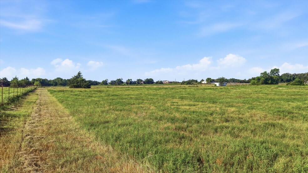More Photos Of 1614 W Line Rd, Whitesboro Land For Sale