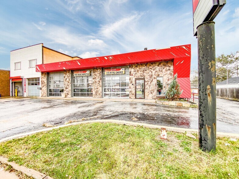 More Photos Of 4819 W 93rd St, Oak Lawn Auto Repair For Lease