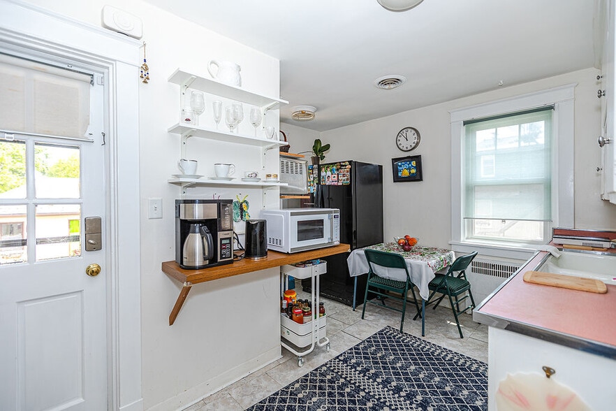 More Photos Of 404 Allegheny Ave, Towson Office For Sale
