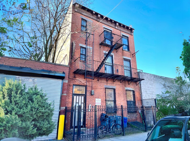 Primary Photo Of 924 Dean St, Brooklyn Apartments For Sale