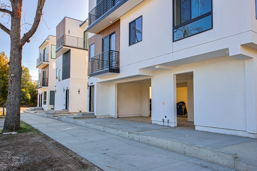 More Photos Of 6401 Odessa Ave, Lake Balboa Multifamily For Sale