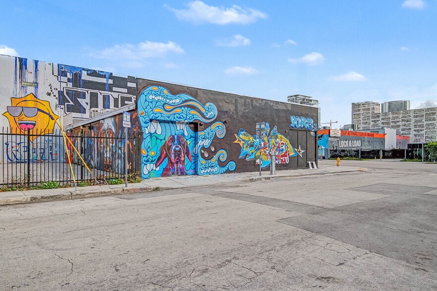 More Photos Of 2500 N Miami Ave, Miami Light Distribution For Sale