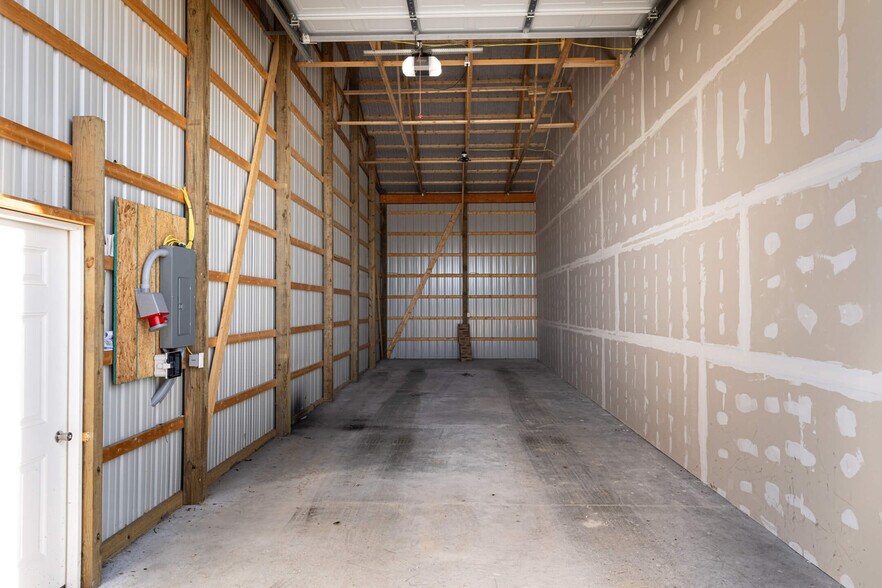 More Photos Of 6404 Trenton Franklin Rd, Middletown Self Storage For Sale