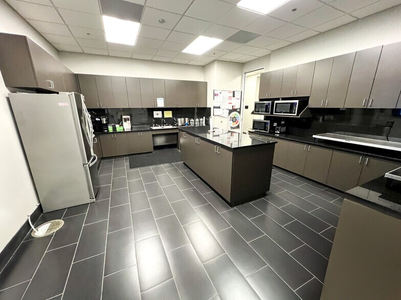 More Photos Of 6401 Holiday Hill Rd, Midland Office For Lease