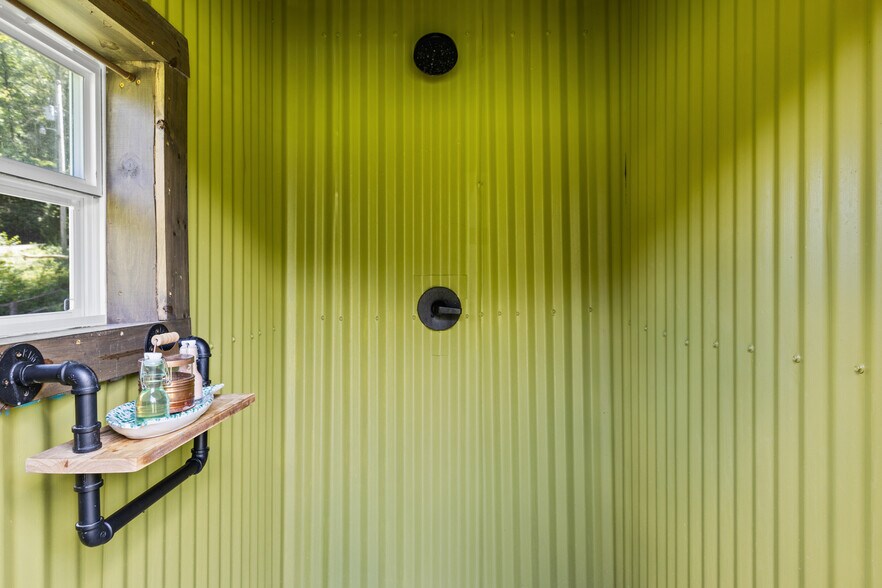 More Photos Of 32 Owl Creek Rd, Murphy Trailer Camper Park For Sale