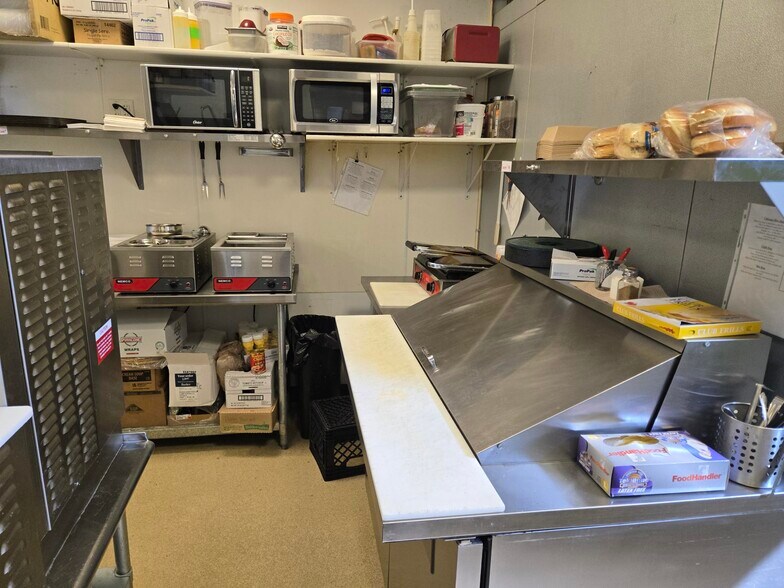 More Photos Of 1226 Oregon St, Oshkosh Restaurant For Sale